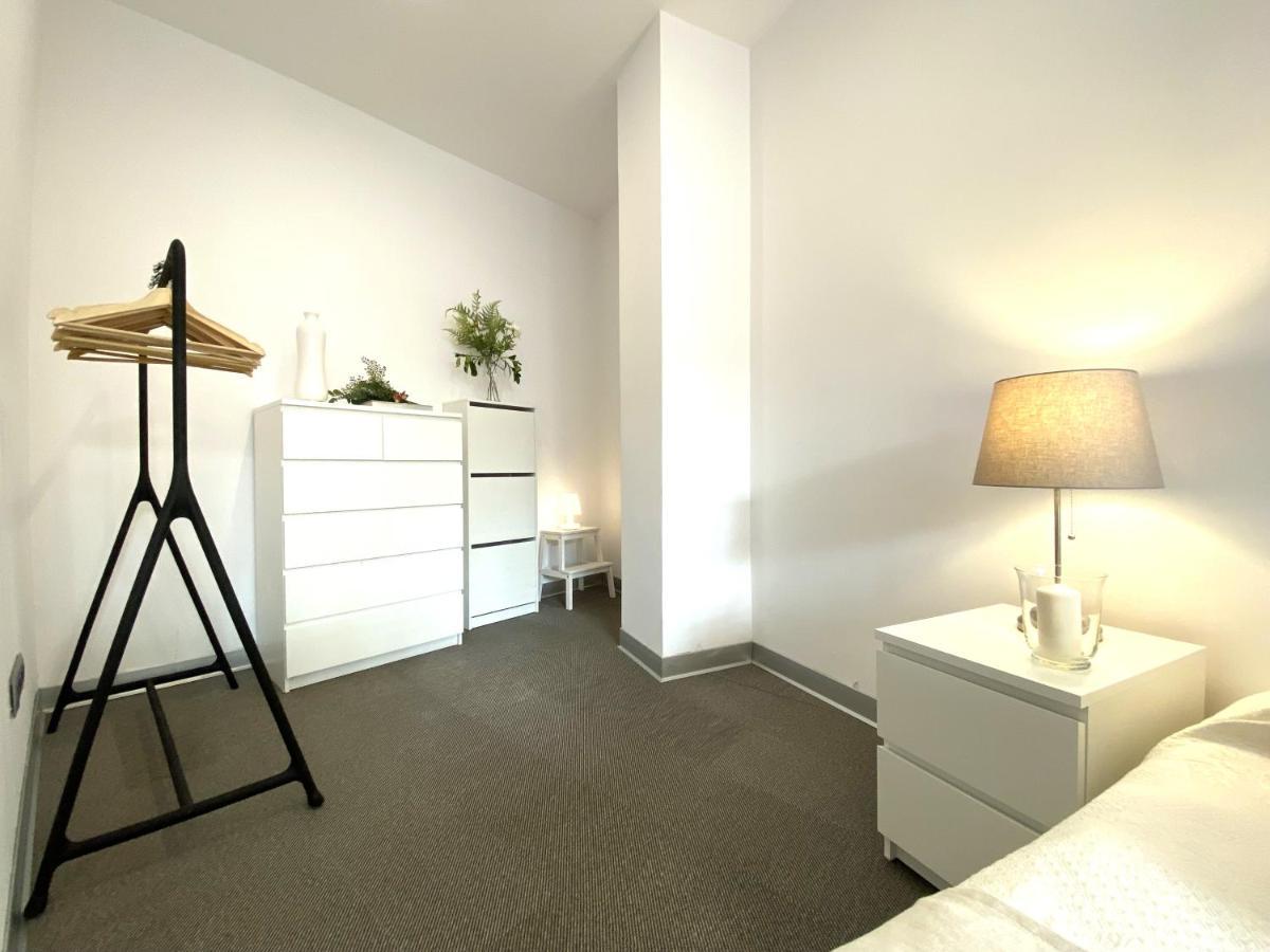 Apartamento Impecable, Nuevo, Comodo, Frente Al Metro Colombia *