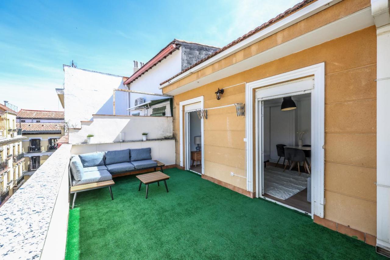 Apartamento Atico Reformado Con Terraza En Lavapies Madrid