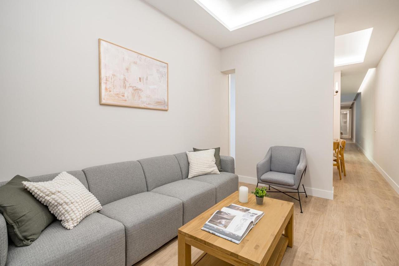Lalatina Iv Calle Conde De Romanones 4br 4bh Apartment