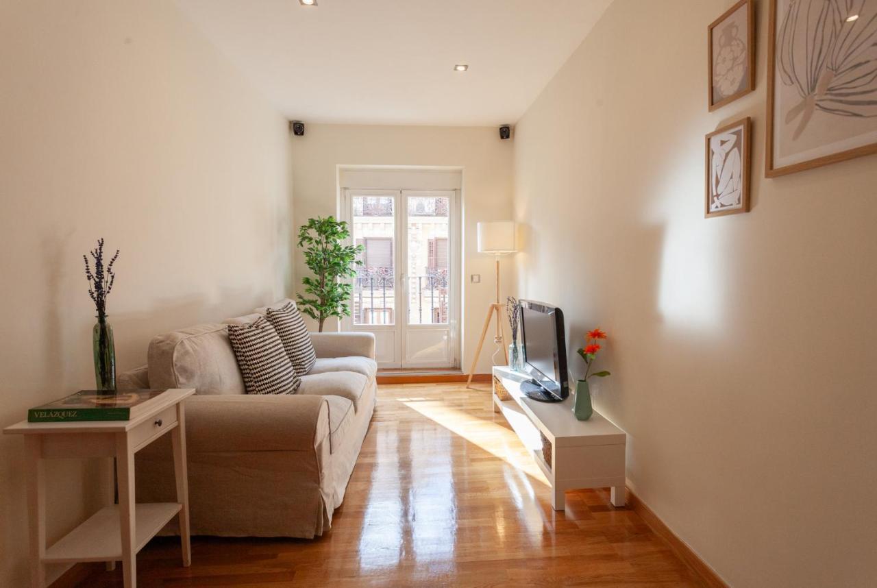 Apartamento Piso Con Dos Frente A Plaza Mayor *
