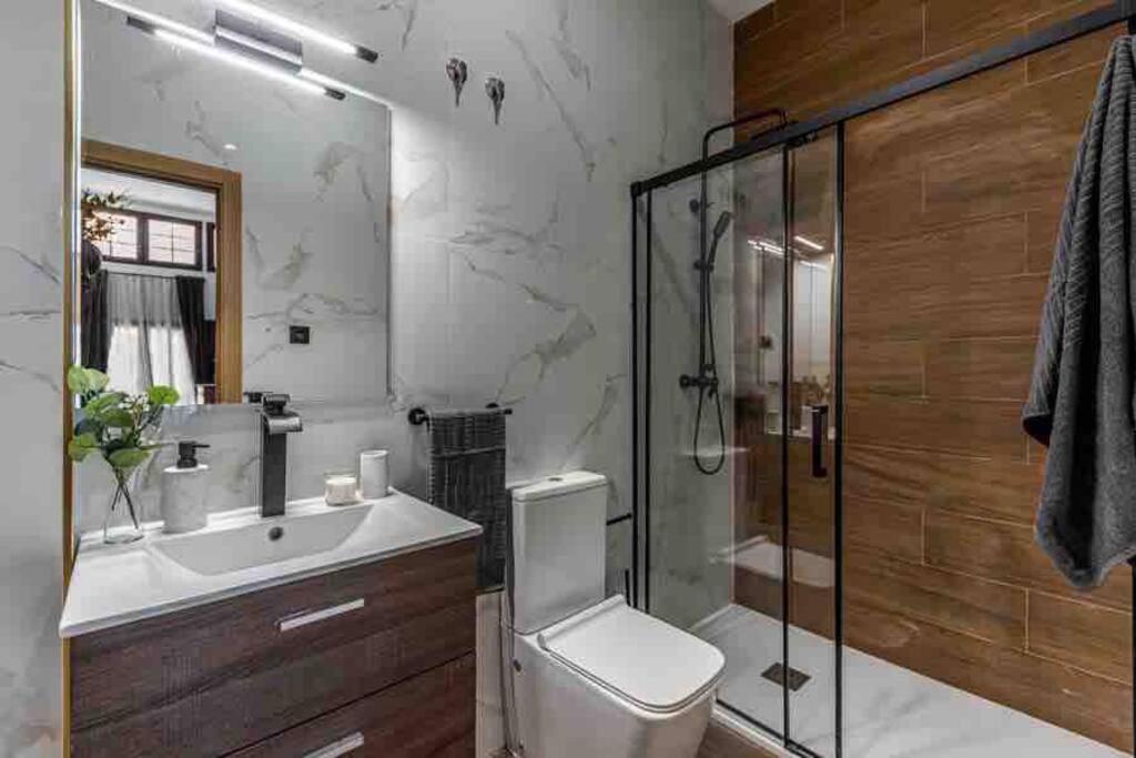 Precioso Estudio Compartido A 10 Minutos Del Aeropuerto Bed and breakfast