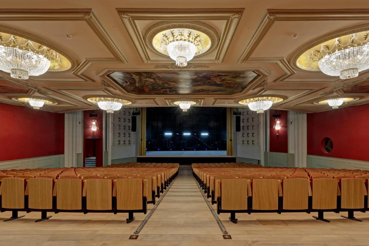 Hotel Umusic 5*