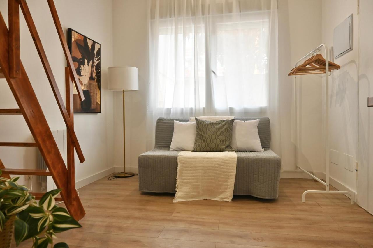 Encantador Estudio Temporal Con Cama En Mezanine Cerca De La Vibrante Avenida Albufera Mpe35 Apartamento
