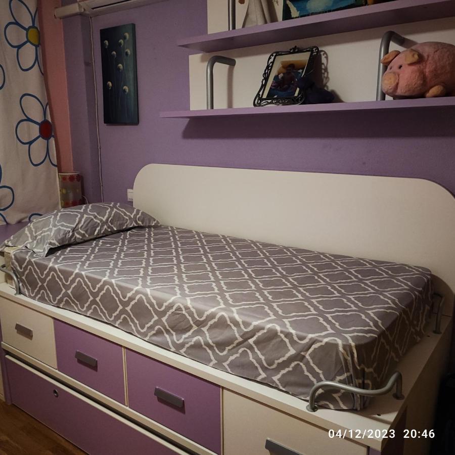 Habitación Individual Con Baño Privado En Camping Madrid