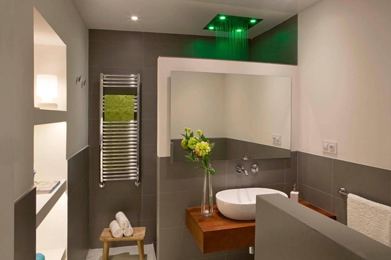 Jacinto Benavente-chromotheraphy Experience