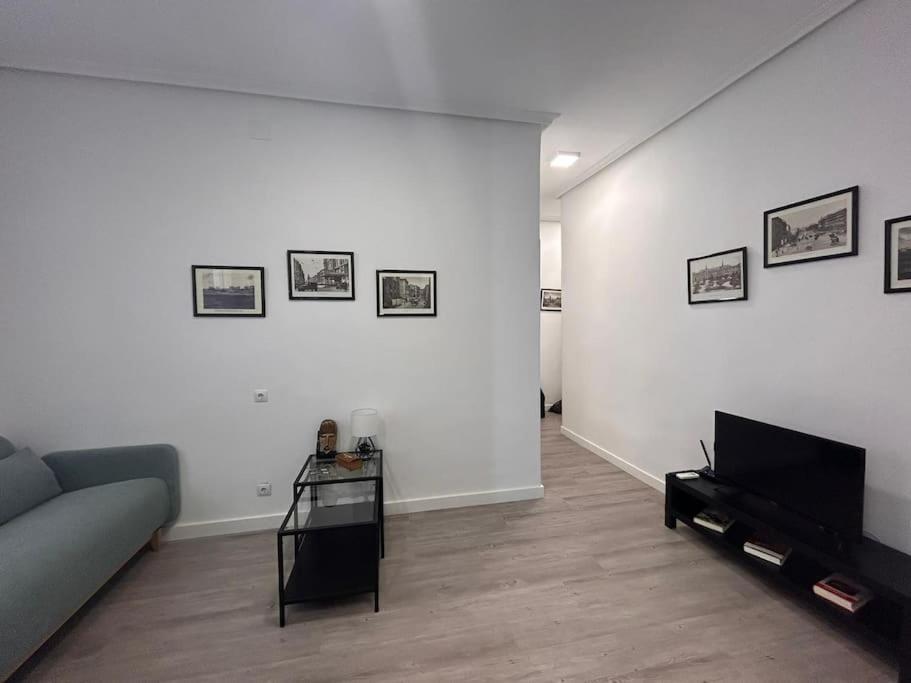 Cozy In Gran Via For 4 People.s2a3 Apartamento Madrid