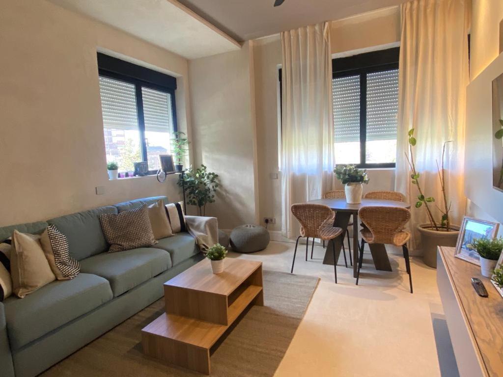 Arturo Soria Con Piscina Y Bar Apartamento *
