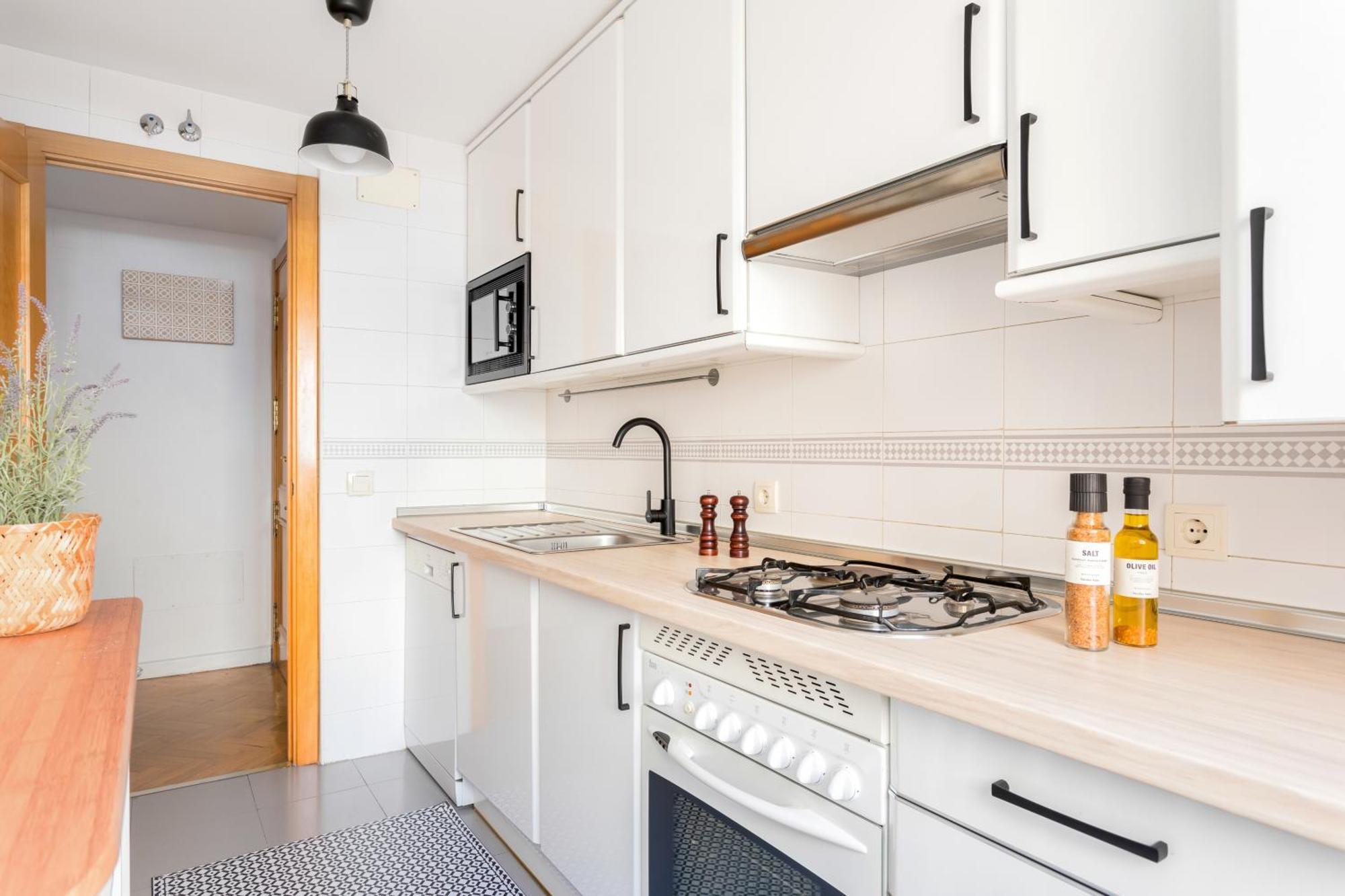 Apartamento Atico Con Terraza, Parking Y Piscina *