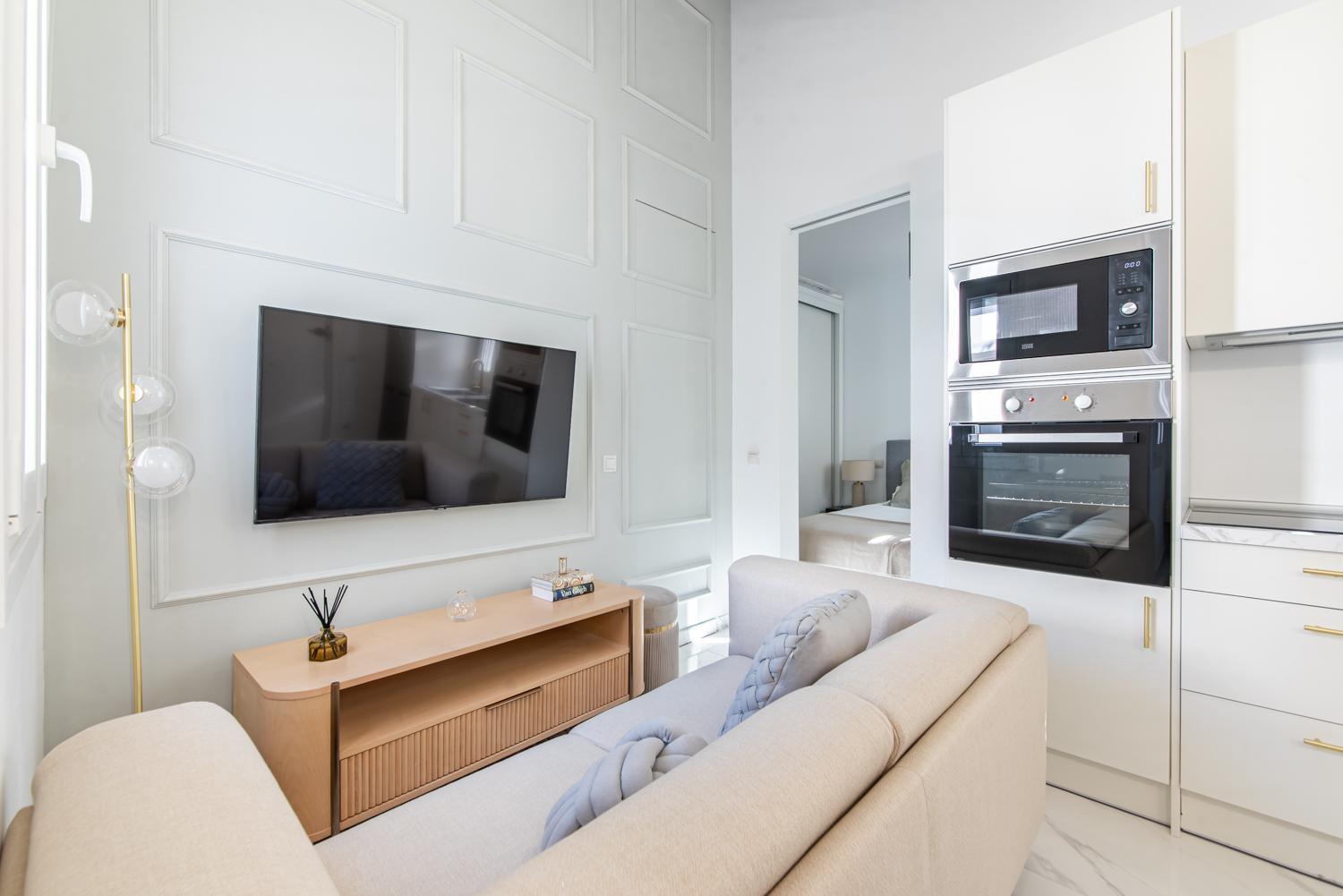 Deluxe. 2br 1bt. Elevator. Apartamento