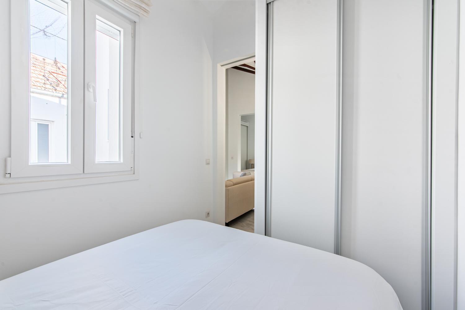 Deluxe. 2br 1bt. Elevator. Madrid