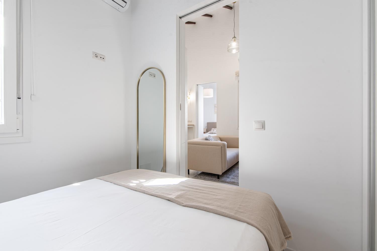 Deluxe. 2br 1bt. Elevator. * Madrid