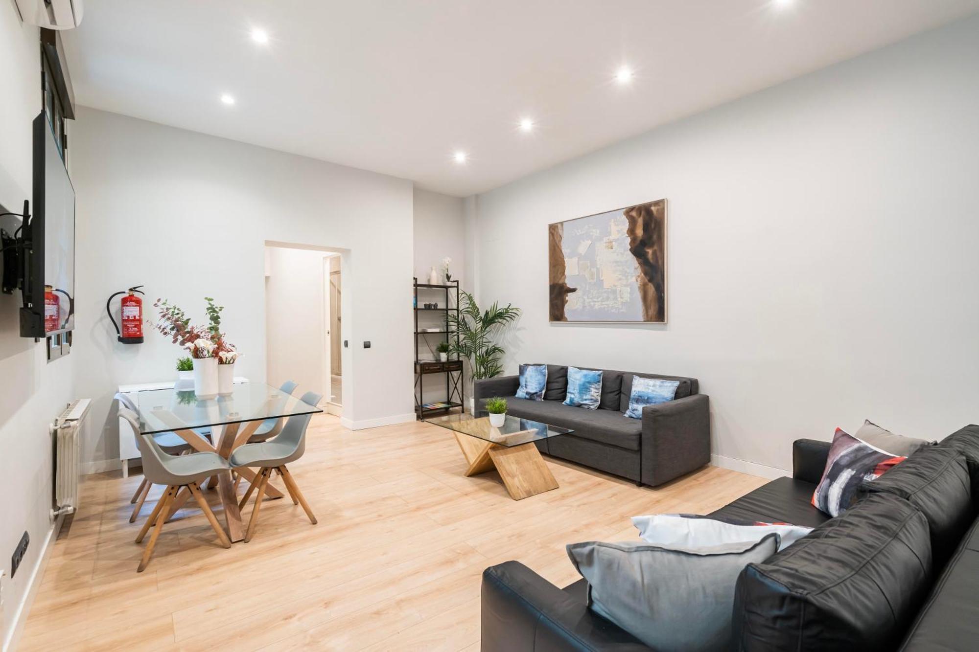 Atocha3 Superb Location - 4bedrooms 2 Baths * Madrid