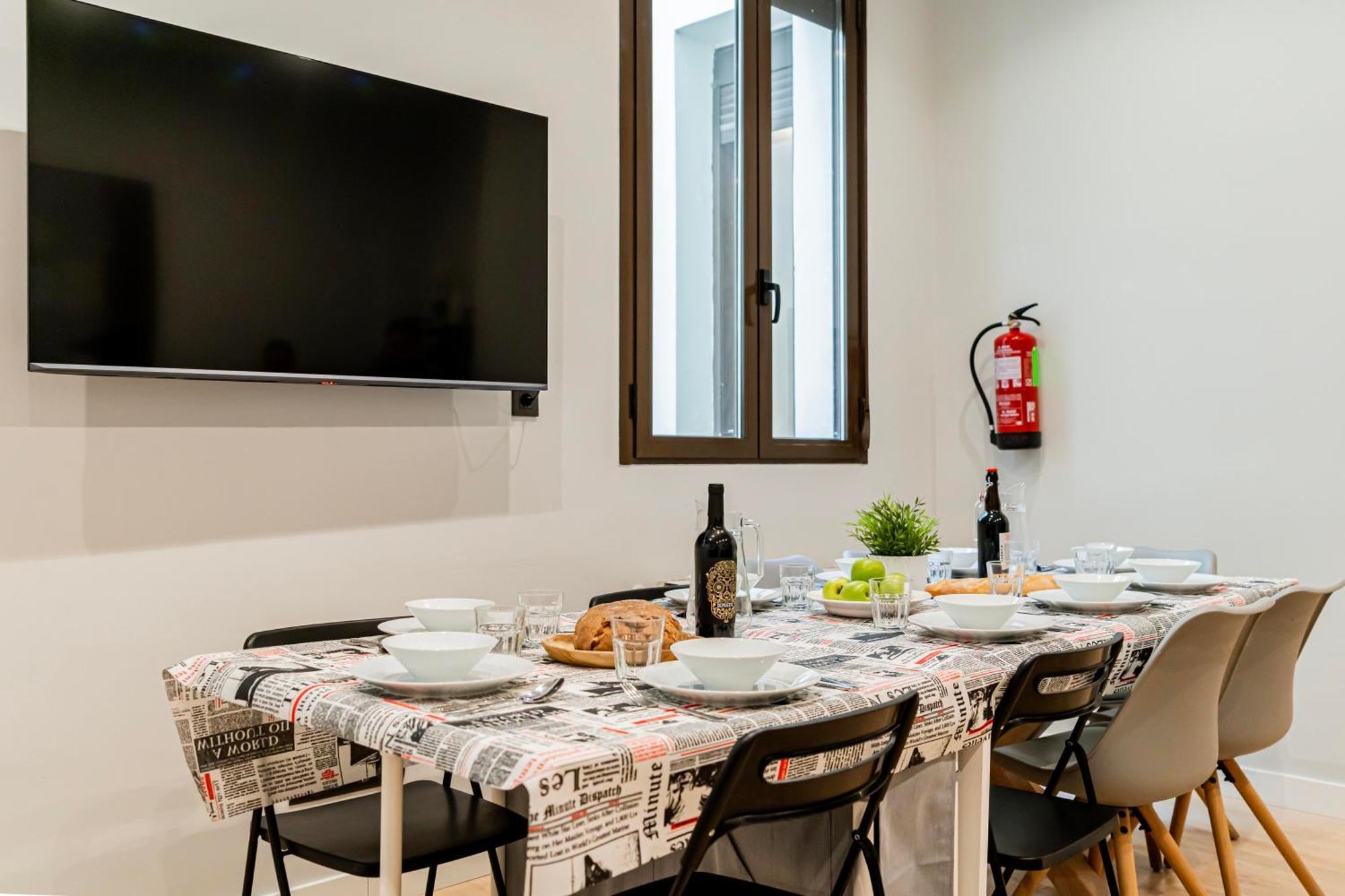 Atocha3 Superb Location - 4bedrooms 2 Baths * Madrid