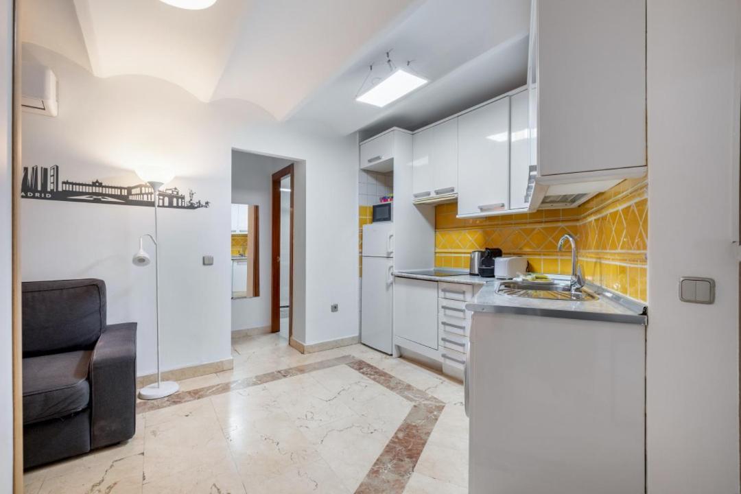 Apartamento 2 Bedroom 1 Bathroom Furnished - Sol - Cozy Vintage - Mintystay