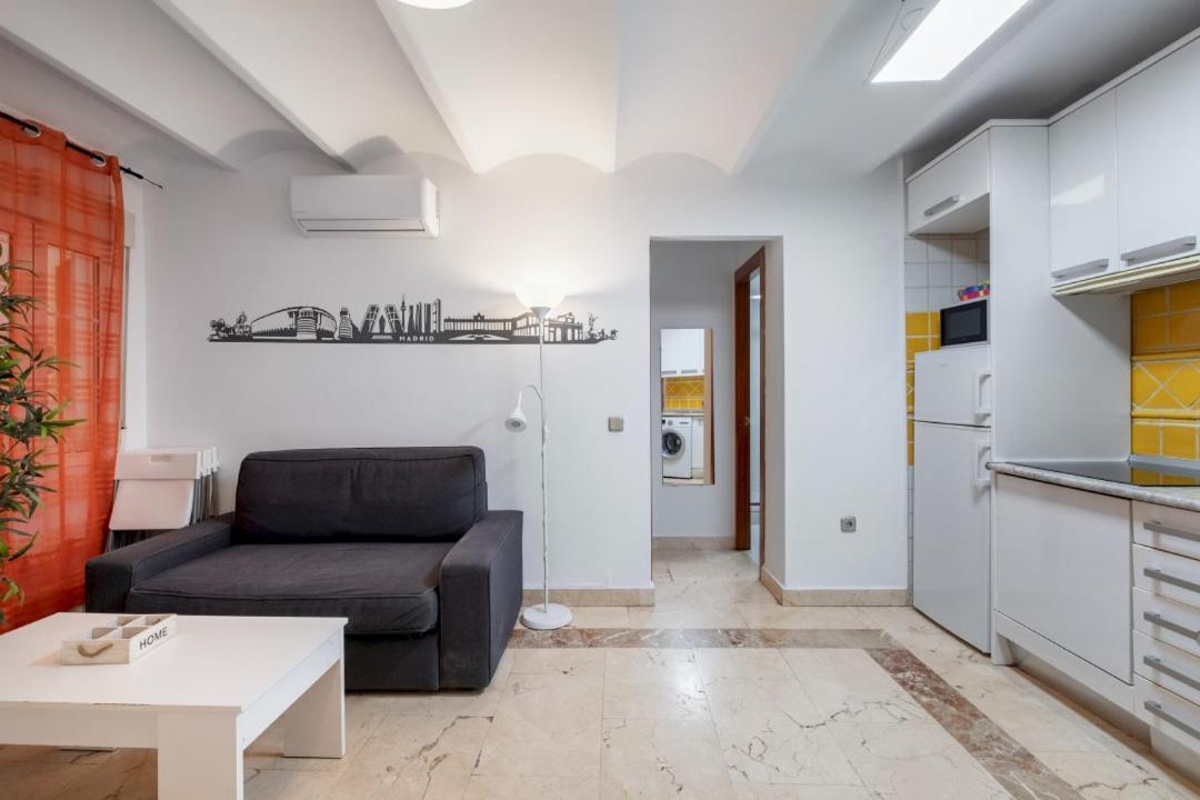 Apartamento 2 Bedroom 1 Bathroom Furnished - Sol - Cozy Vintage - Mintystay Madrid