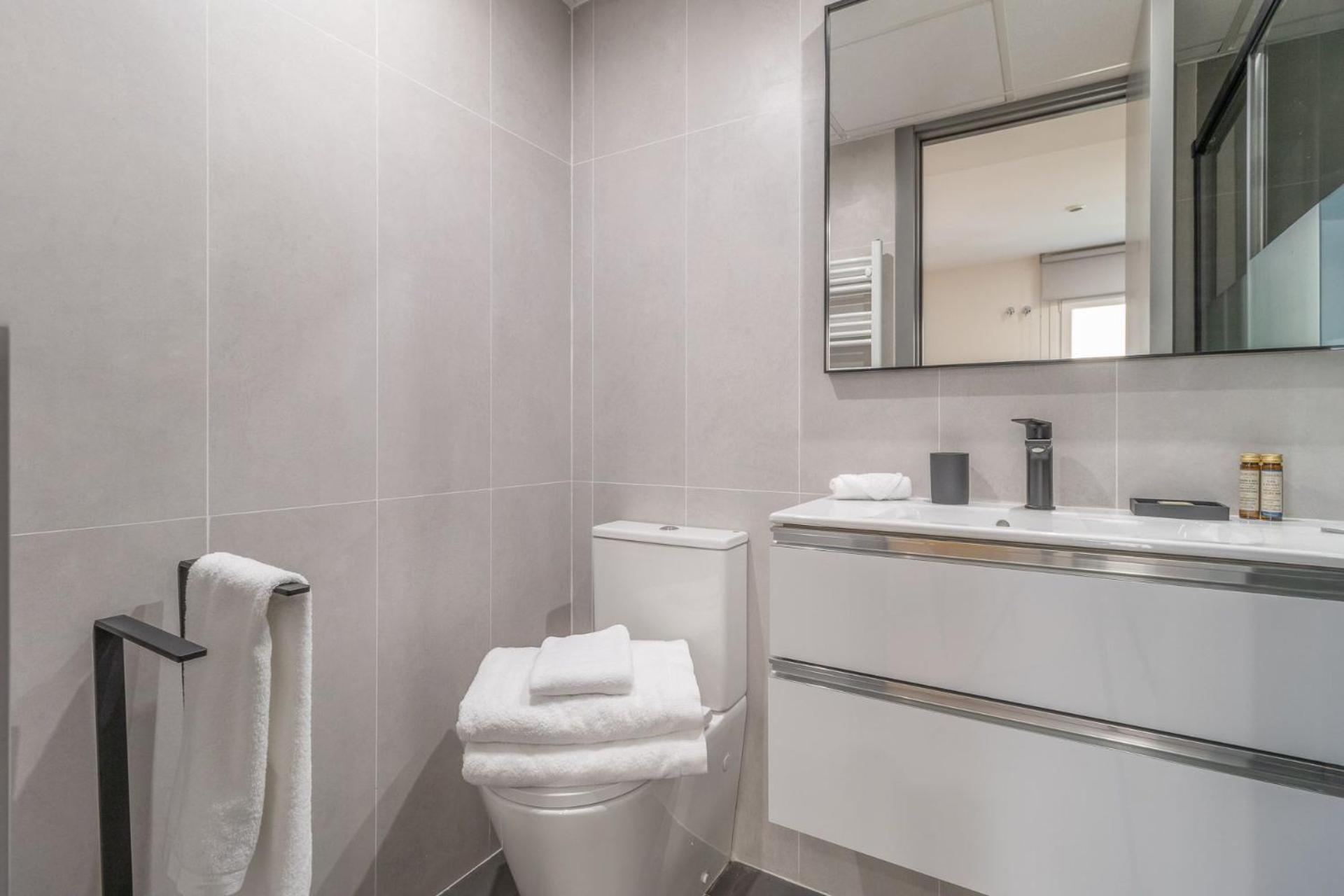 Apartamento Charming Ground-floor With Private Terrace Latina Toledo I *