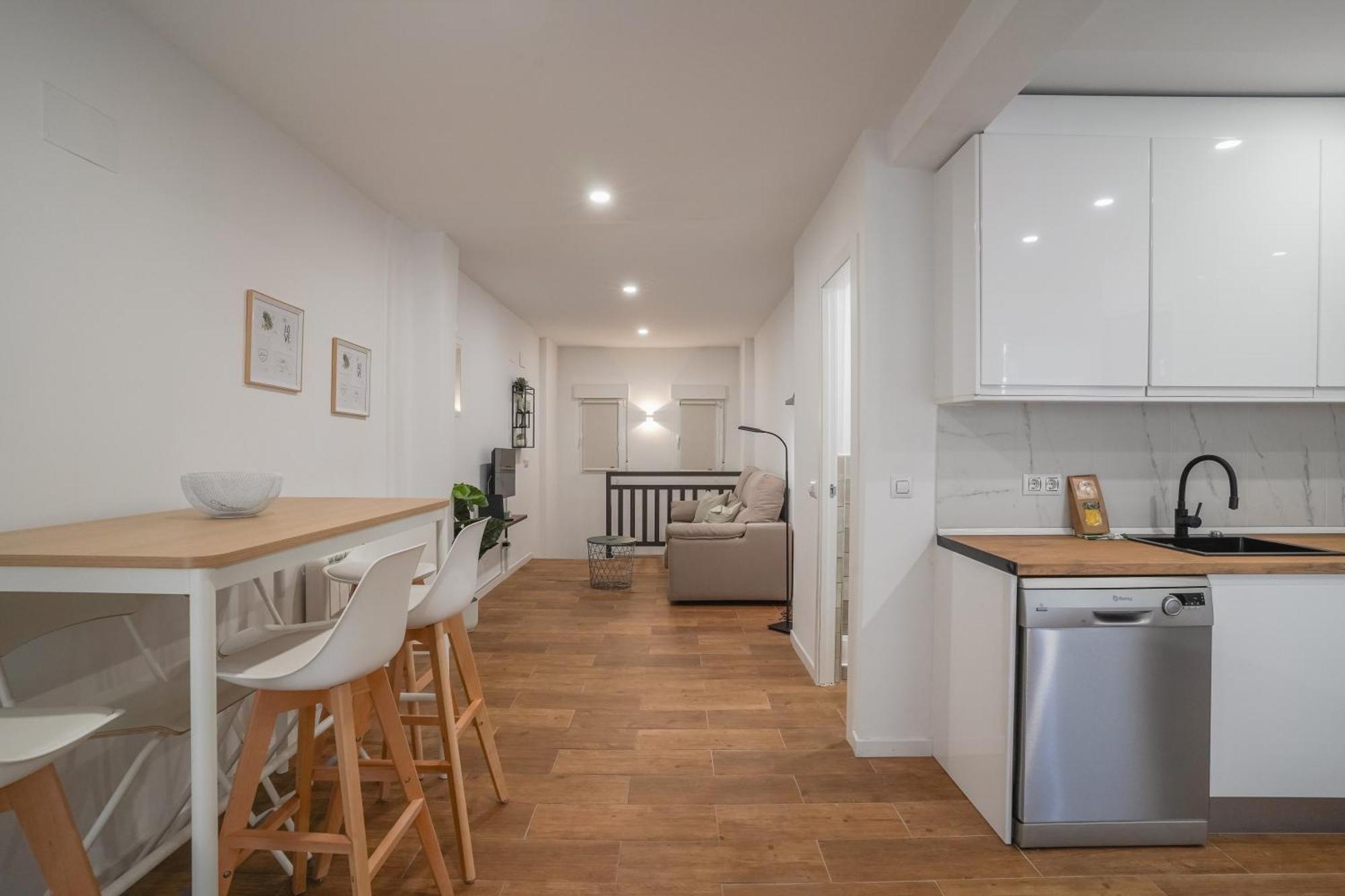 Stylish Triplex-2bedrooms 2bathrooms-ventas *