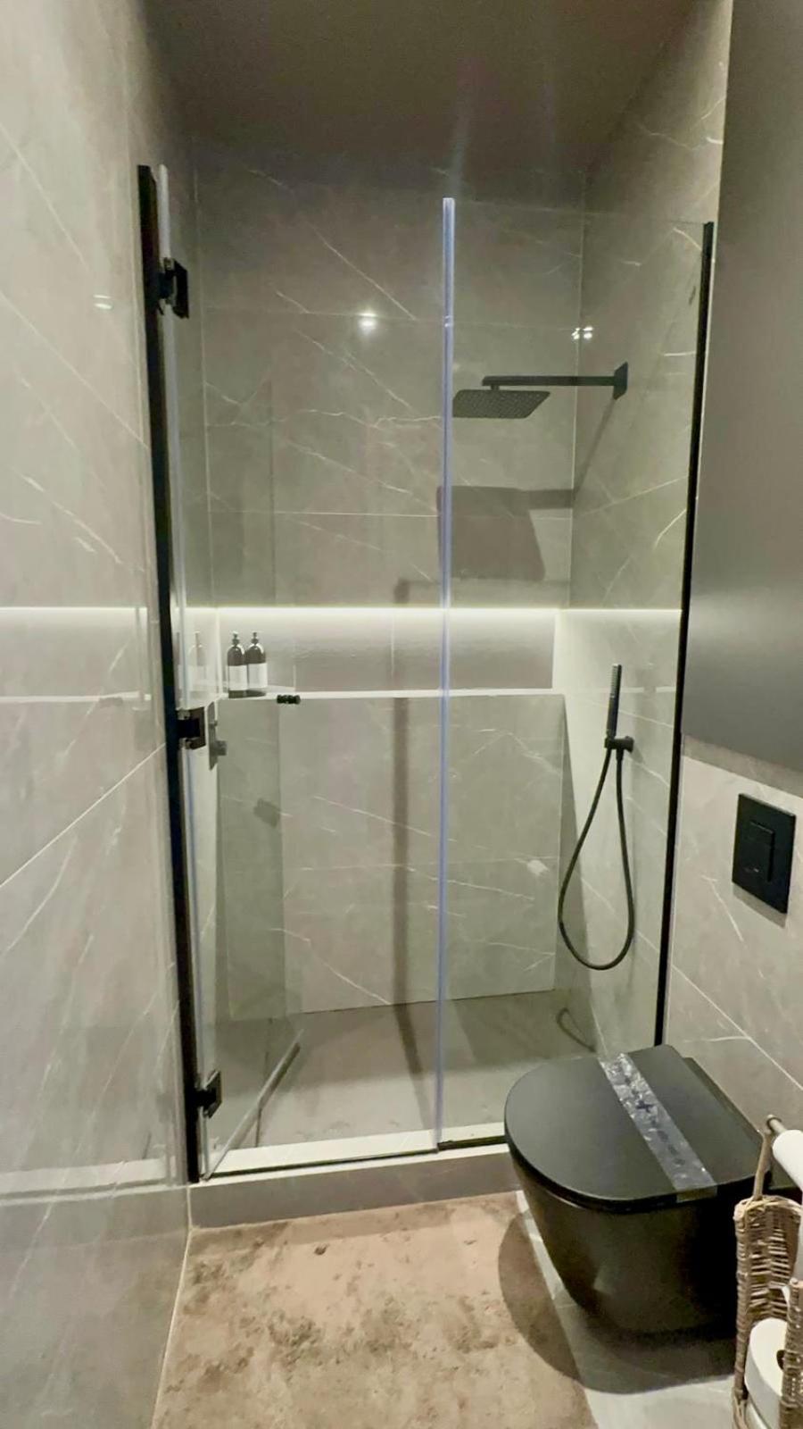 Arturo Soria Con Piscina Y Bar Madrid