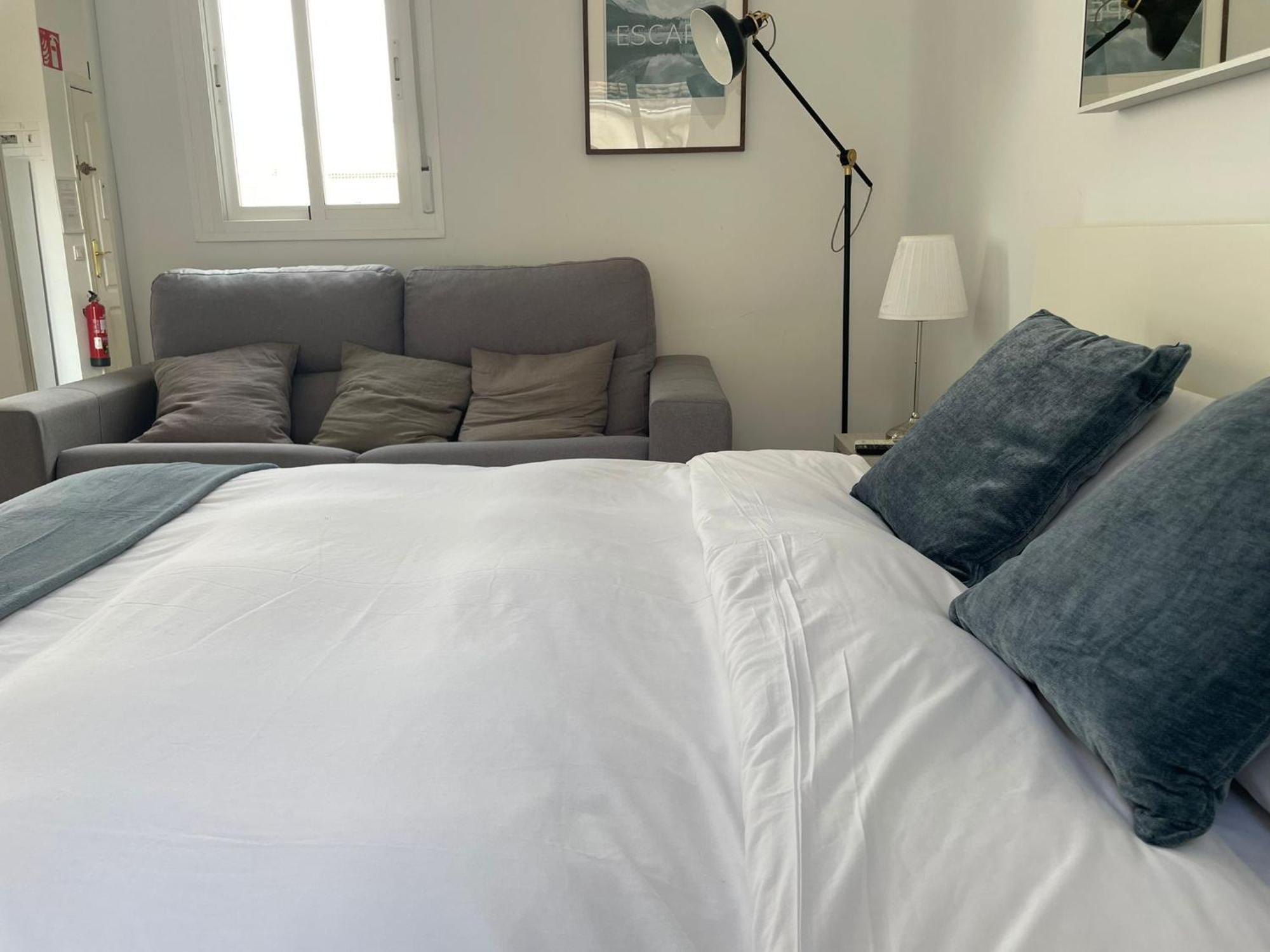 Estudio Con Terraza Ibizaretiro I Homestay