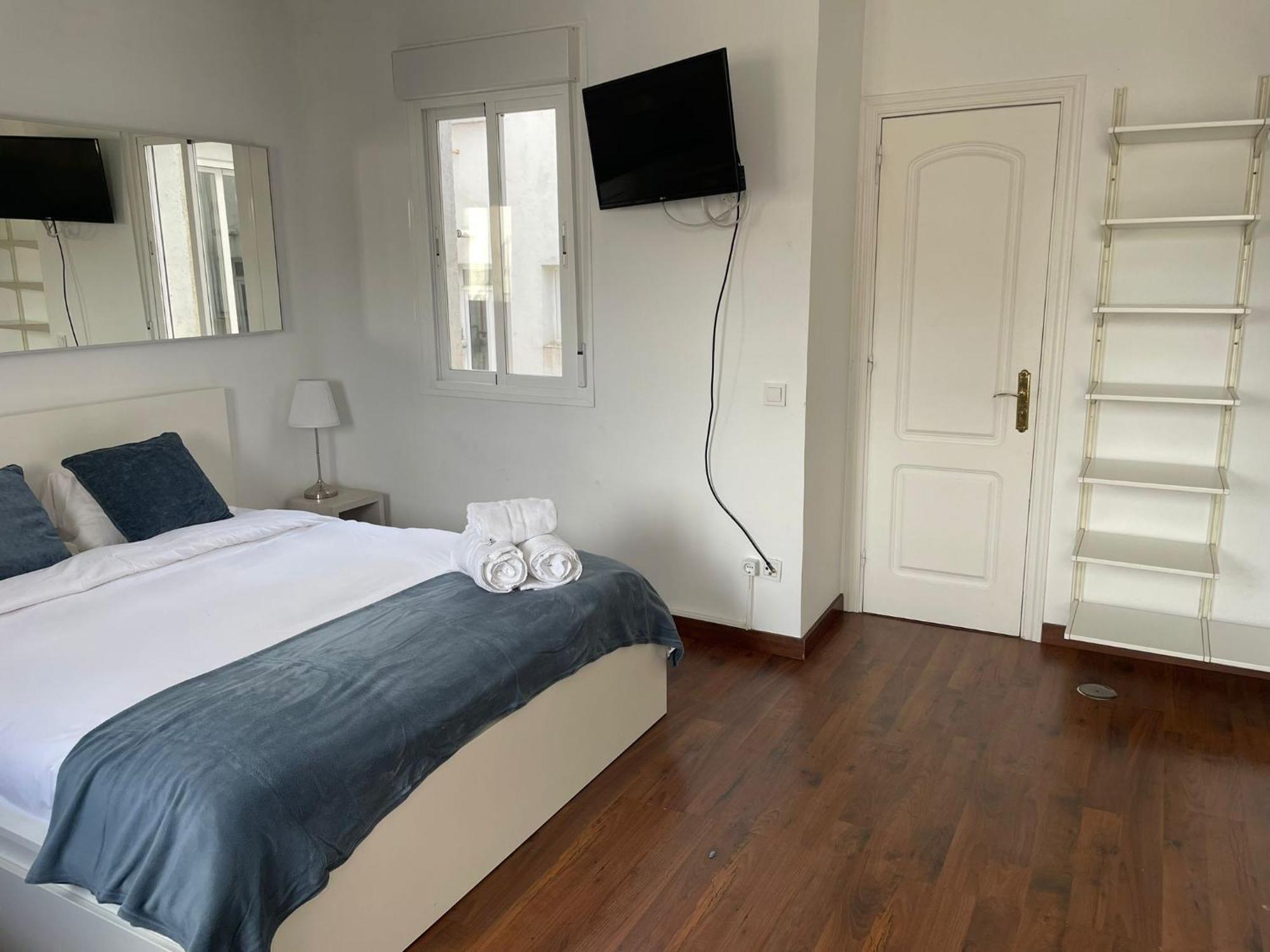 Estudio Con Terraza Ibizaretiro I Homestay Madrid