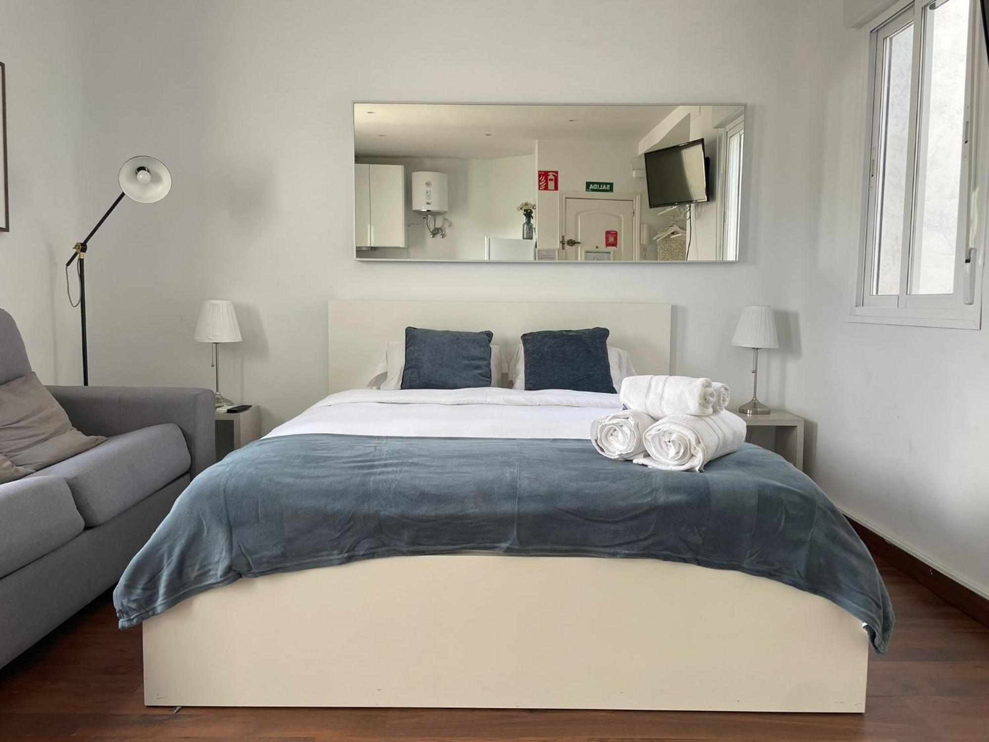 Estudio Con Terraza Ibizaretiro I Homestay *