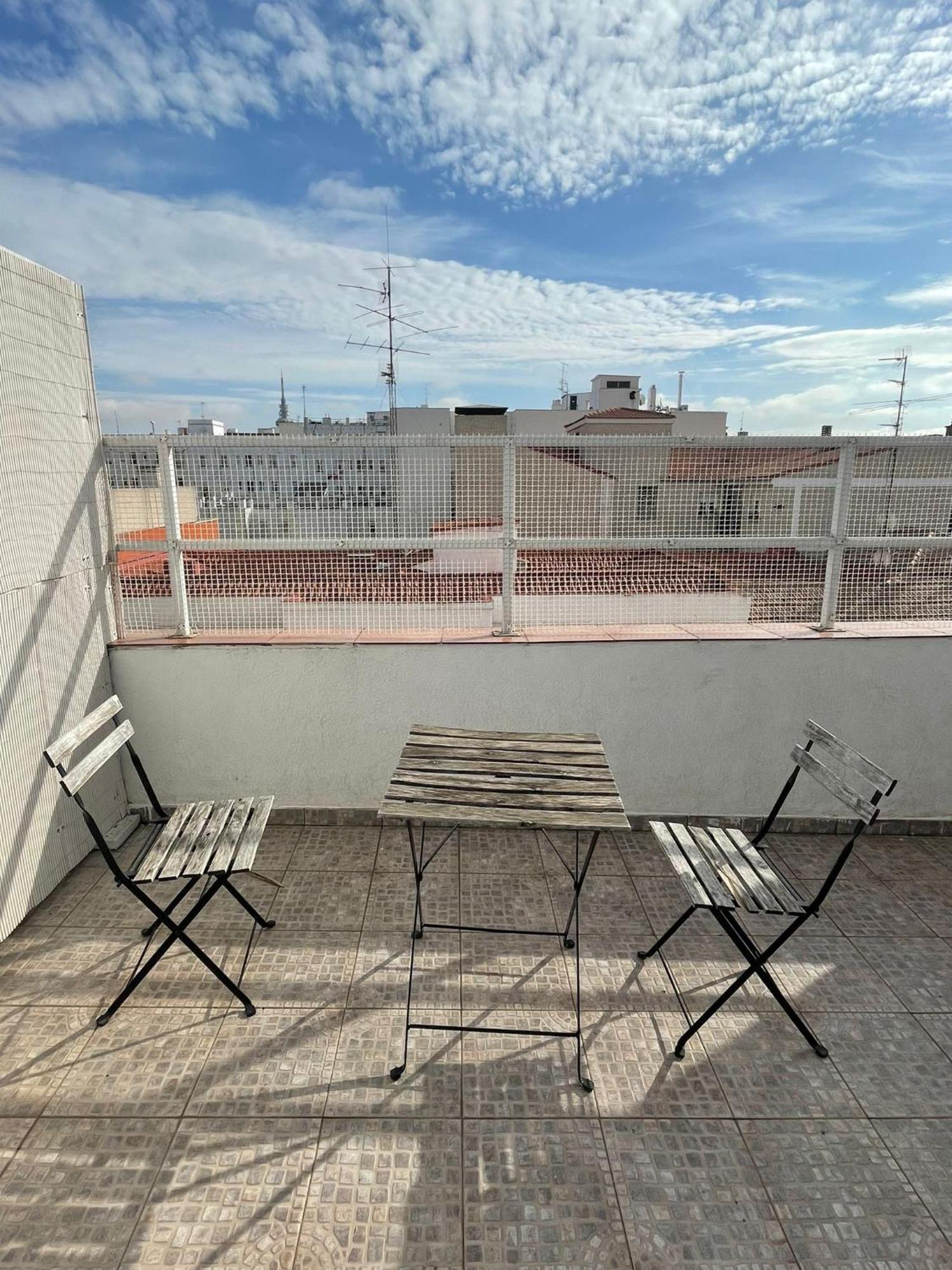 Estudio Con Terraza Ibizaretiro I Homestay Madrid