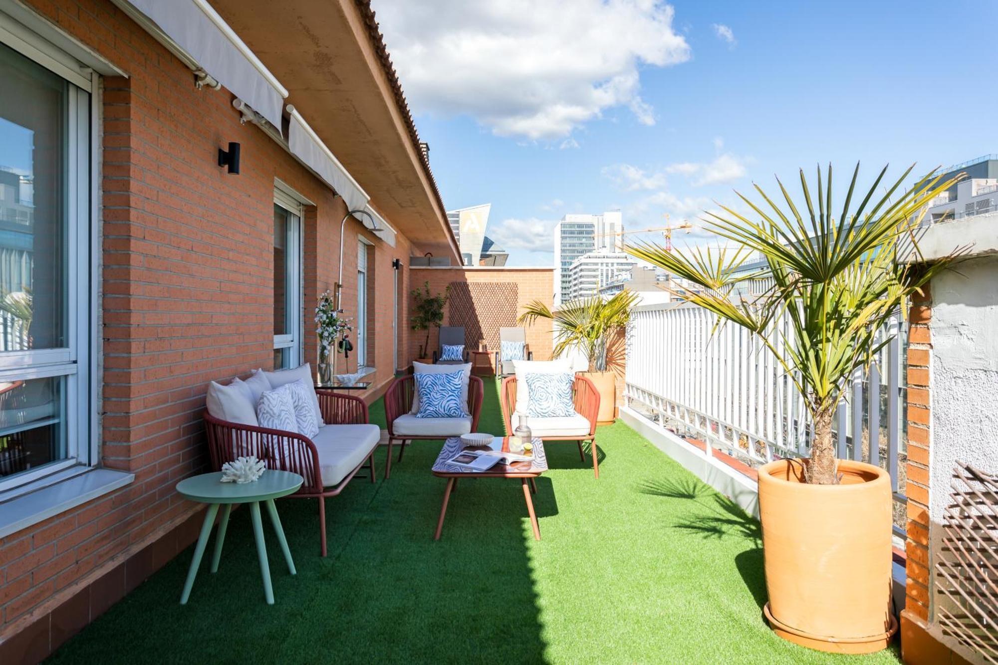 Atico Con Terraza, Parking Y Piscina *