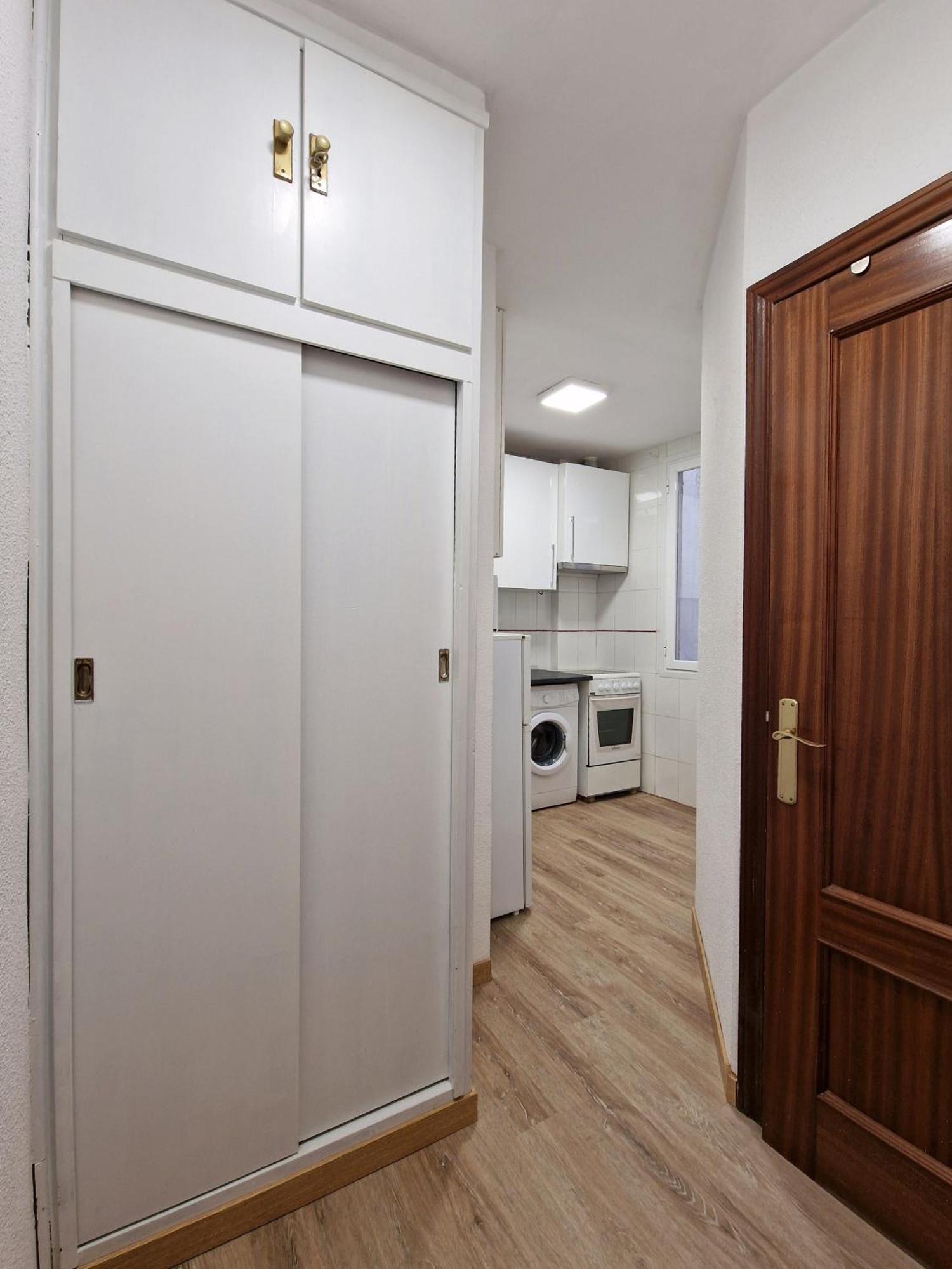 Apartamento Mayor Calle, Alojate En El Centro Historico De Madrid, Junto A Plaza Mayor Y Mercado De San Miguel, Edificio Historico 3er Piso Sin Ascensor *