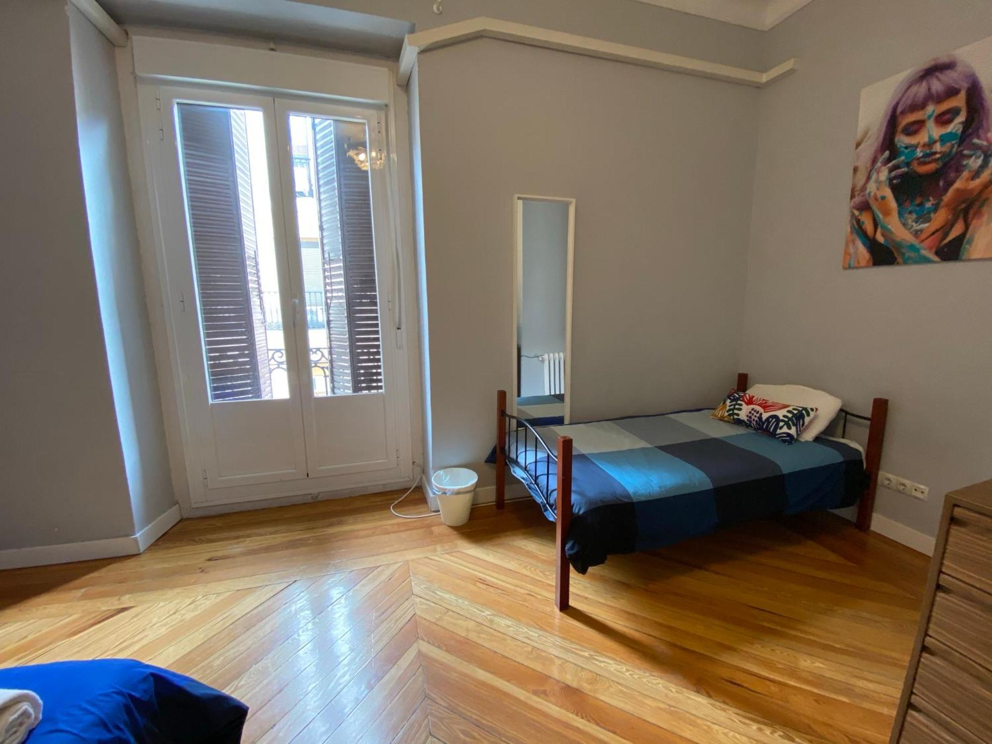 Arc House - Puerta Del Sol Only Adults Hostal