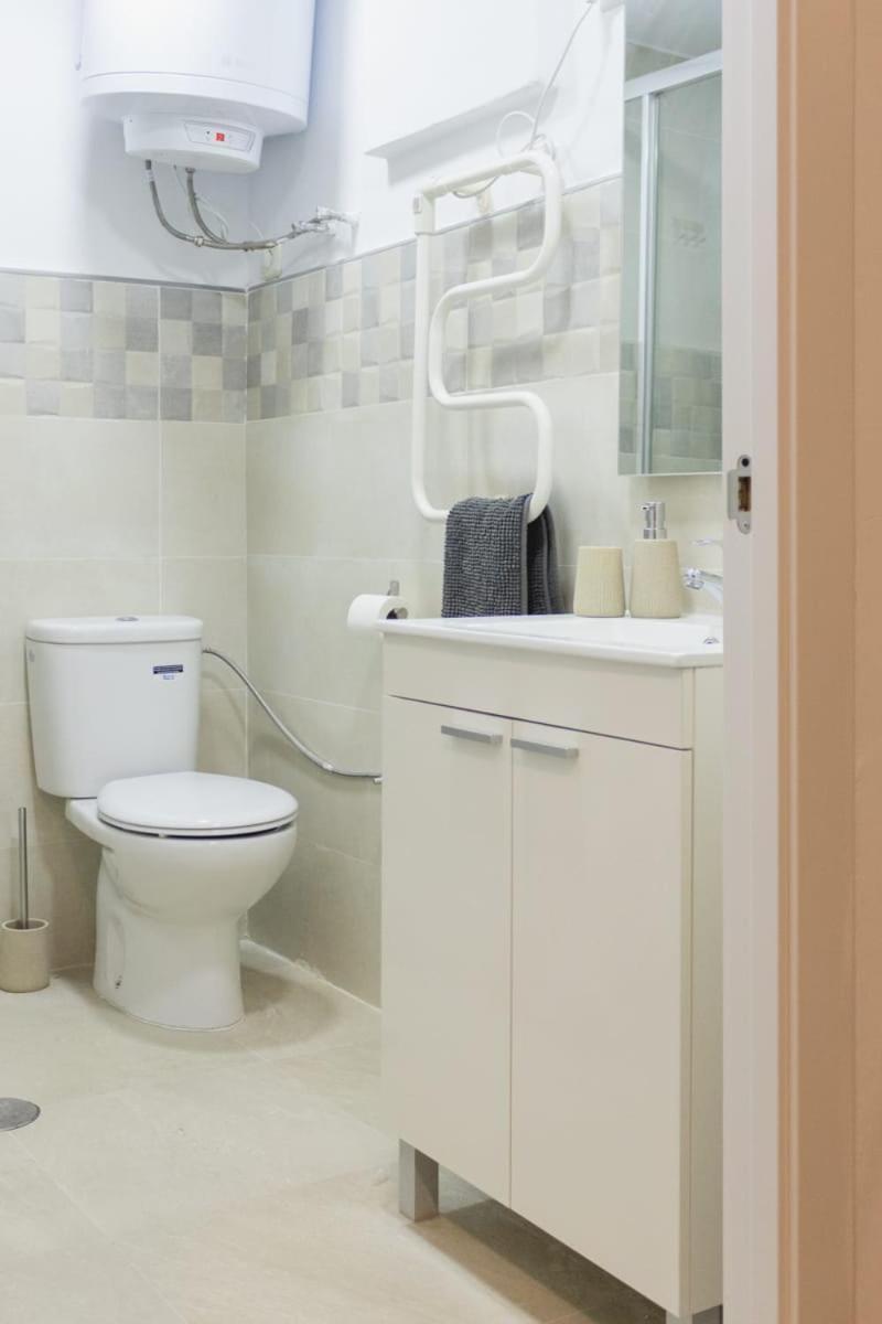 Alojamiento Central Apartment *