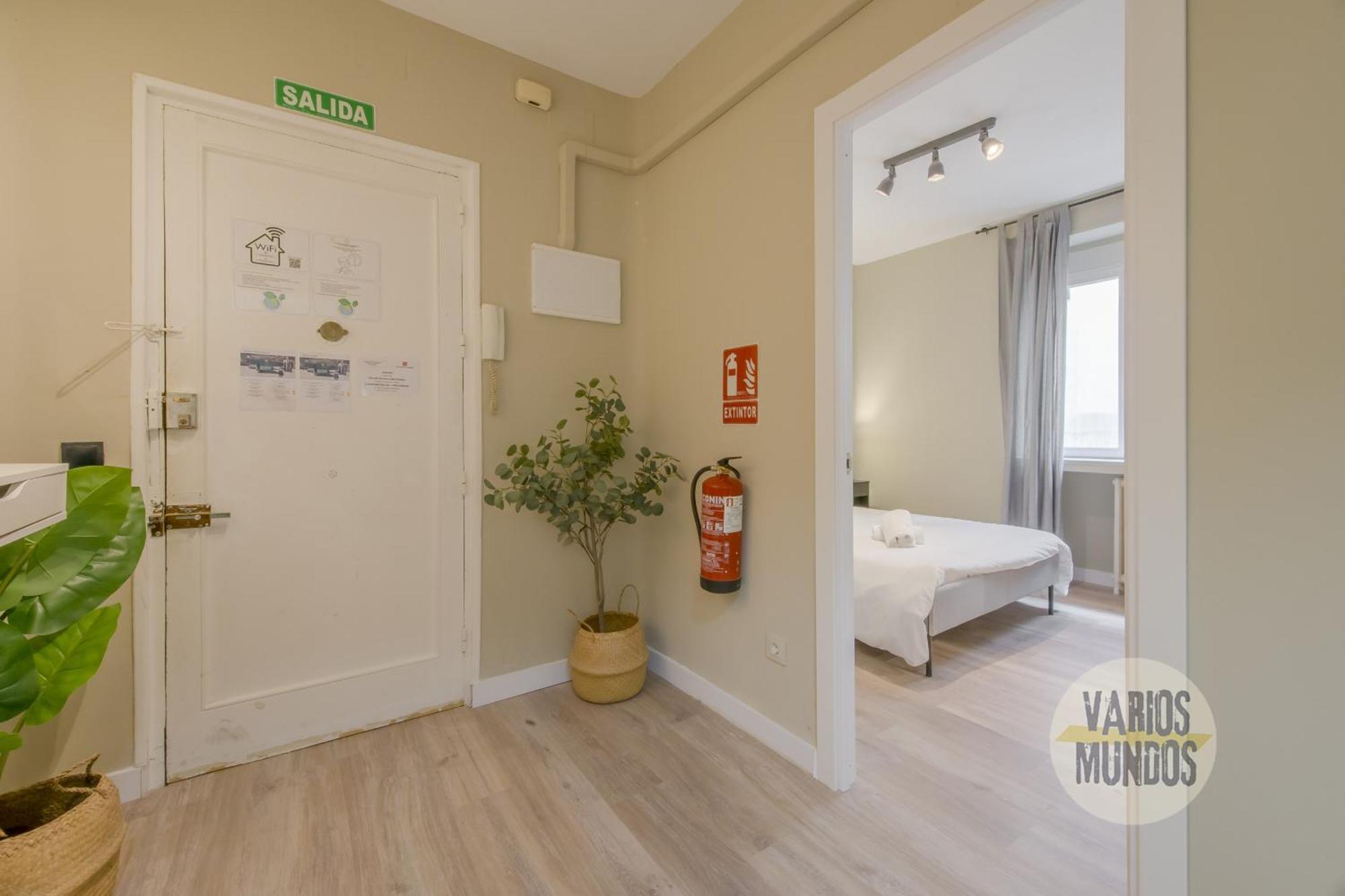Apartment Practico 7pax En Calle Santa Ana Centro De Madrid