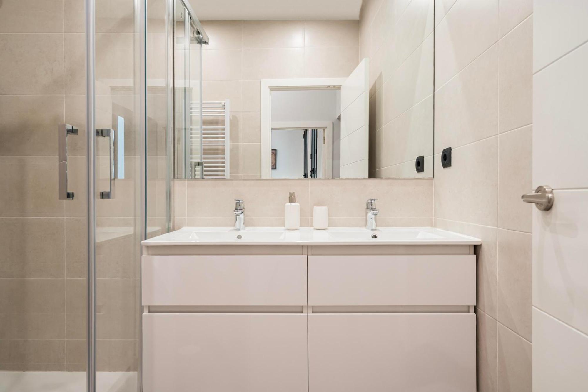 Atocha3 Superb Location - 4bedrooms 2 Baths Apartamento *