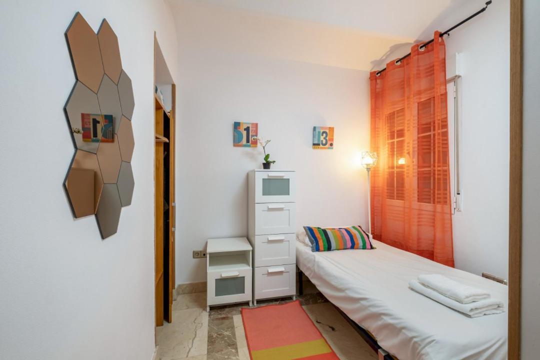 Apartamento 2 Bedroom 1 Bathroom Furnished - Sol - Cozy Vintage - Mintystay Madrid