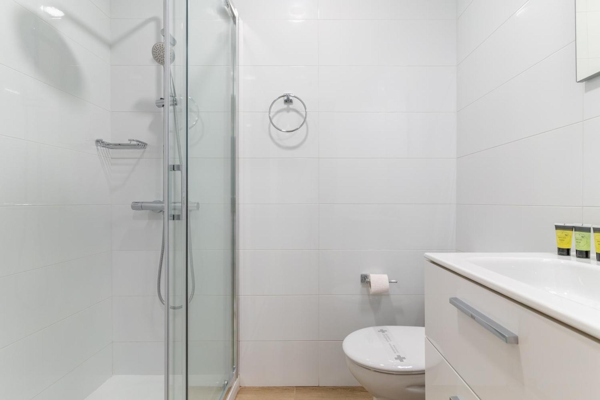 Spacious Modern-2bedrooms 2bathrooms-chamberi Madrid