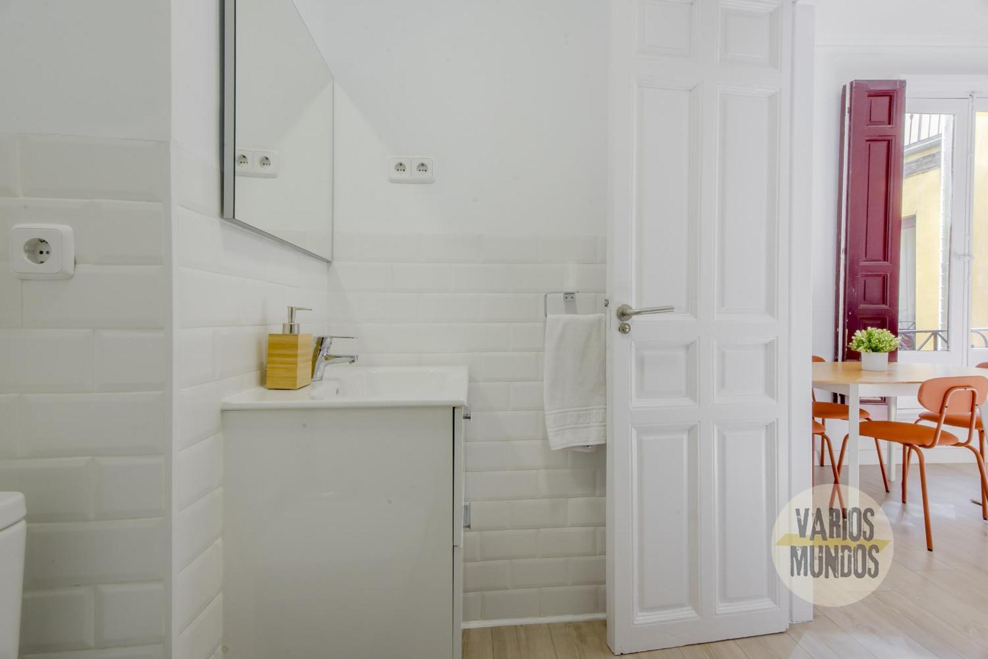 Elegant 4pax En Letras-cortes Apartamento Madrid