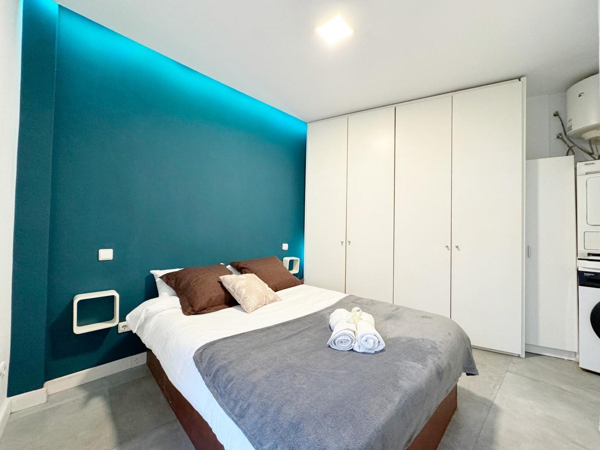 Apartamento Luminoso, Con Patio Y Buena Zona *