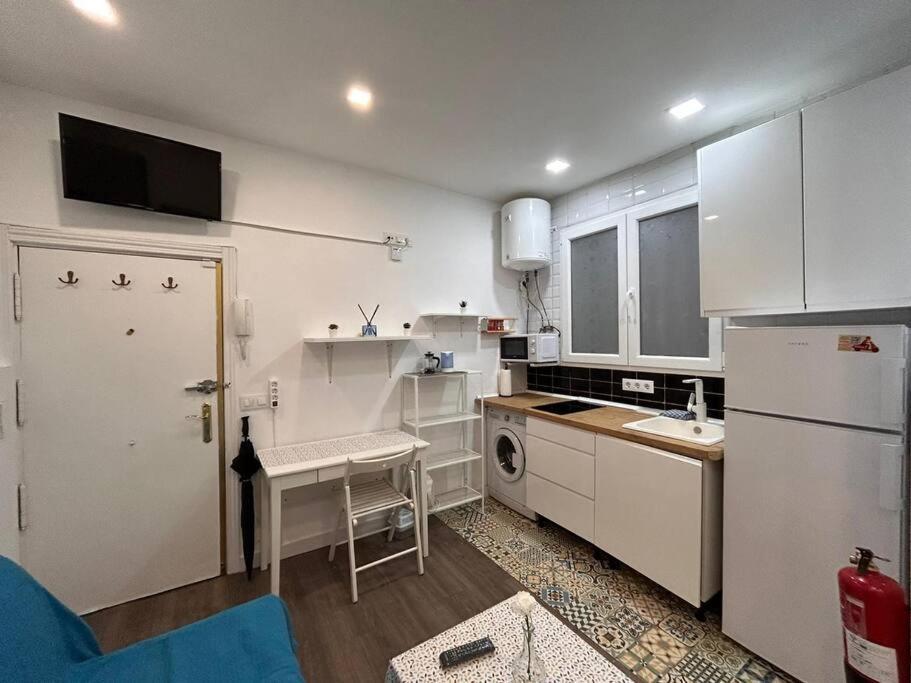 Apartment Centrally Located Flat In M80.8