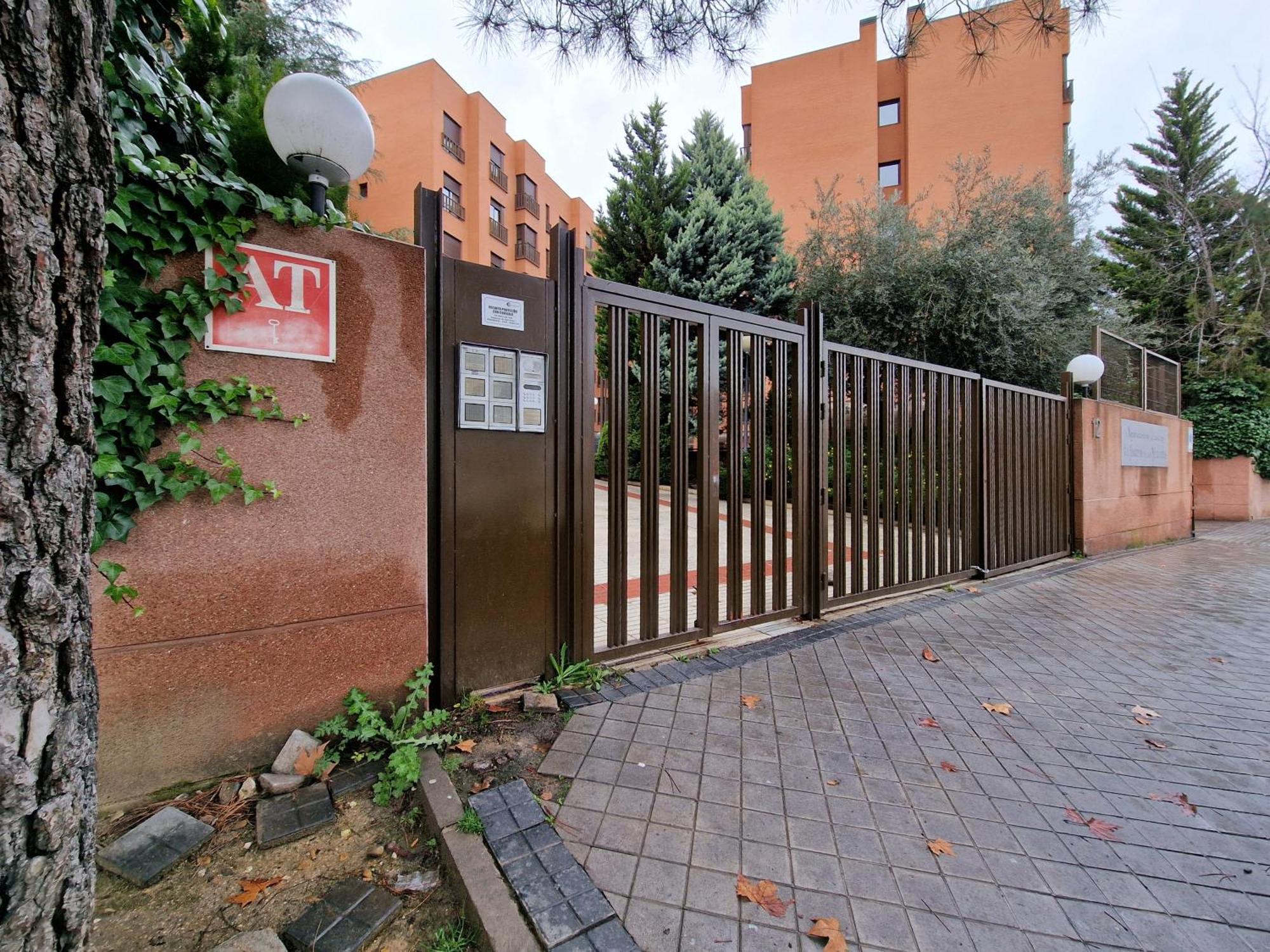 Samaniego, Piscina Y Garaje Junto Civitas Metropolitano Y Aeropuerto Madrid