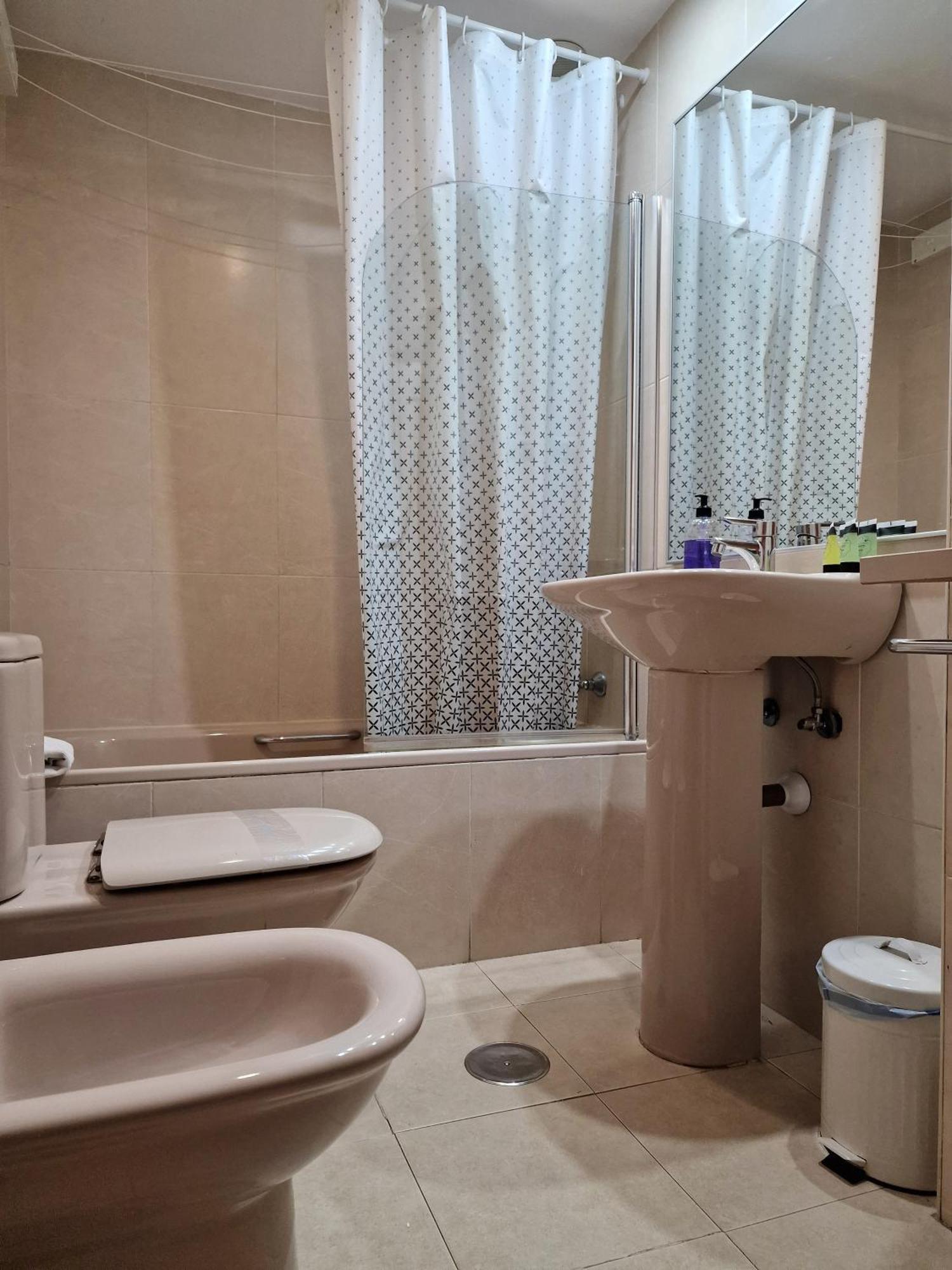 Samaniego, Piscina Y Garaje Junto Civitas Metropolitano Y Aeropuerto *