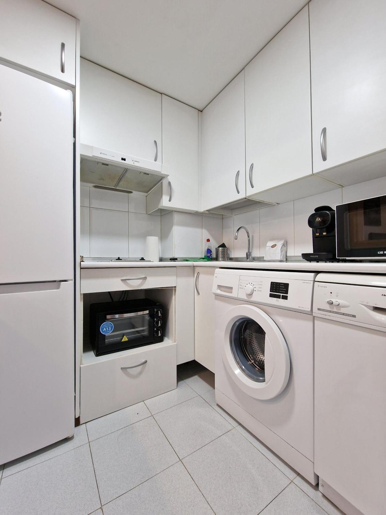 Apartamento Samaniego, Piscina Y Garaje Junto Civitas Metropolitano Y Aeropuerto