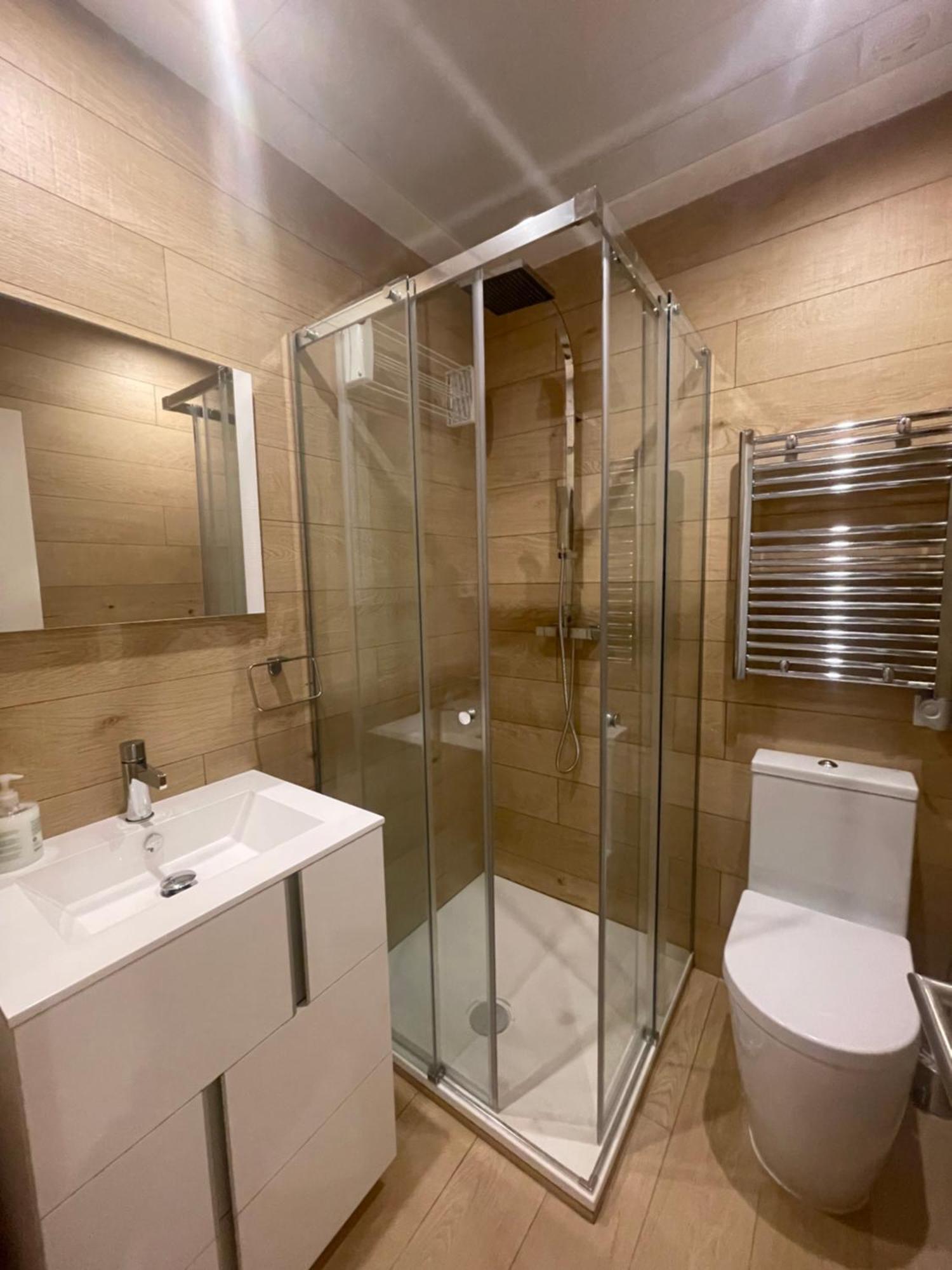 Casa De Huespedes Almirante Apartamento Madrid