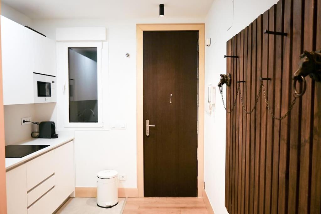 Apartamento Encantador Temporal De 1 En Zur31 Madrid