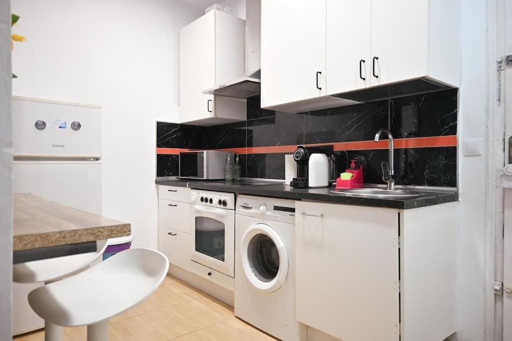 Agradable Apartamento Temporal De 1 Dormitorio En Pez30 Apartamento Madrid