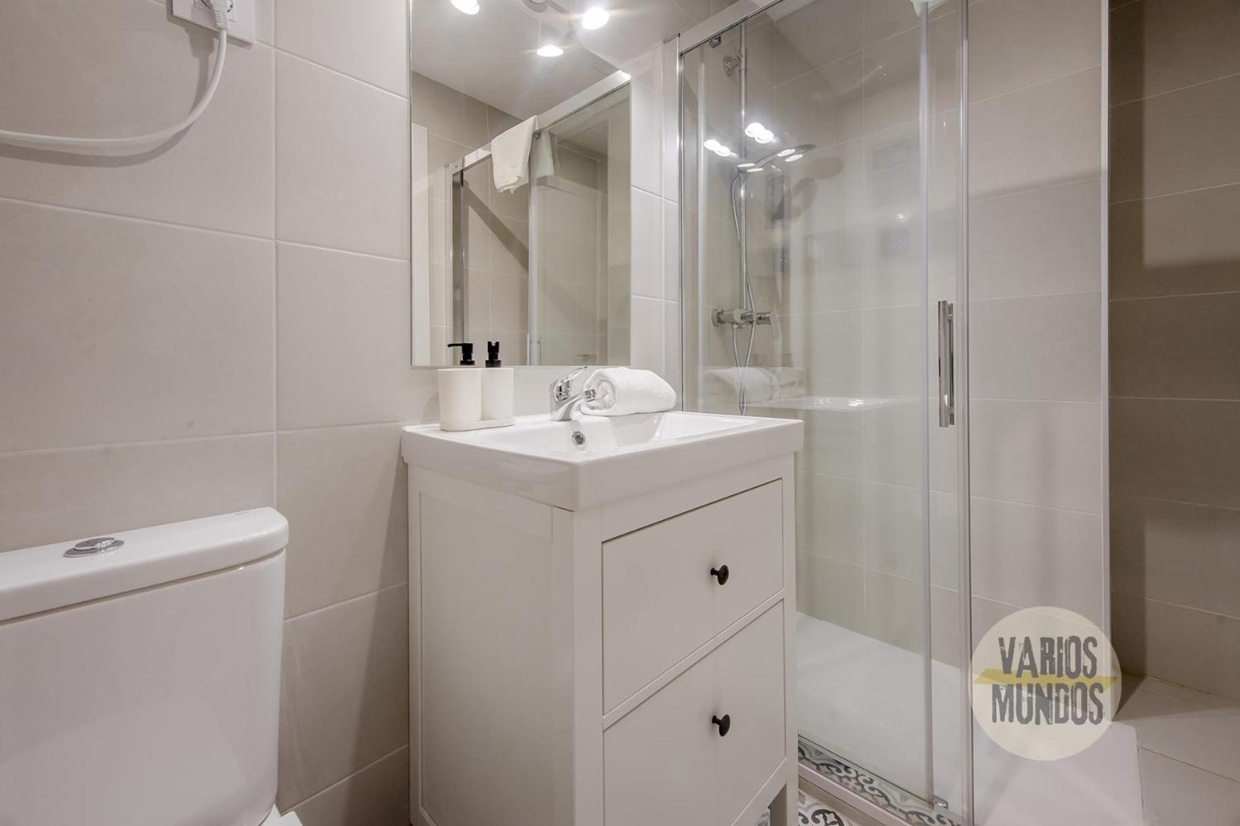 Downtown&new 9pax En La Plaza De Chueca Apartamento