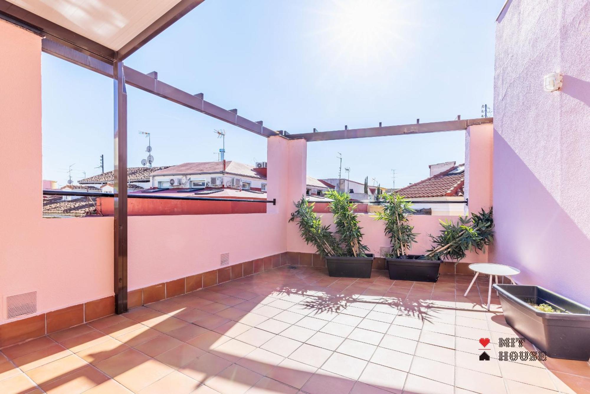 Mit House Madville En * Madrid