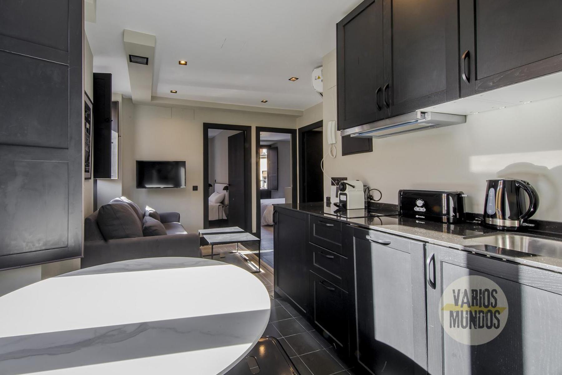 Premium 7pax En Calle Santa Ana-la Latina E2 *