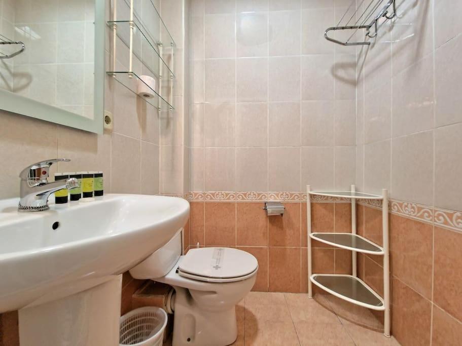 Apartamento Reina Cristina, 3 Individuales En Atocha-retiro *