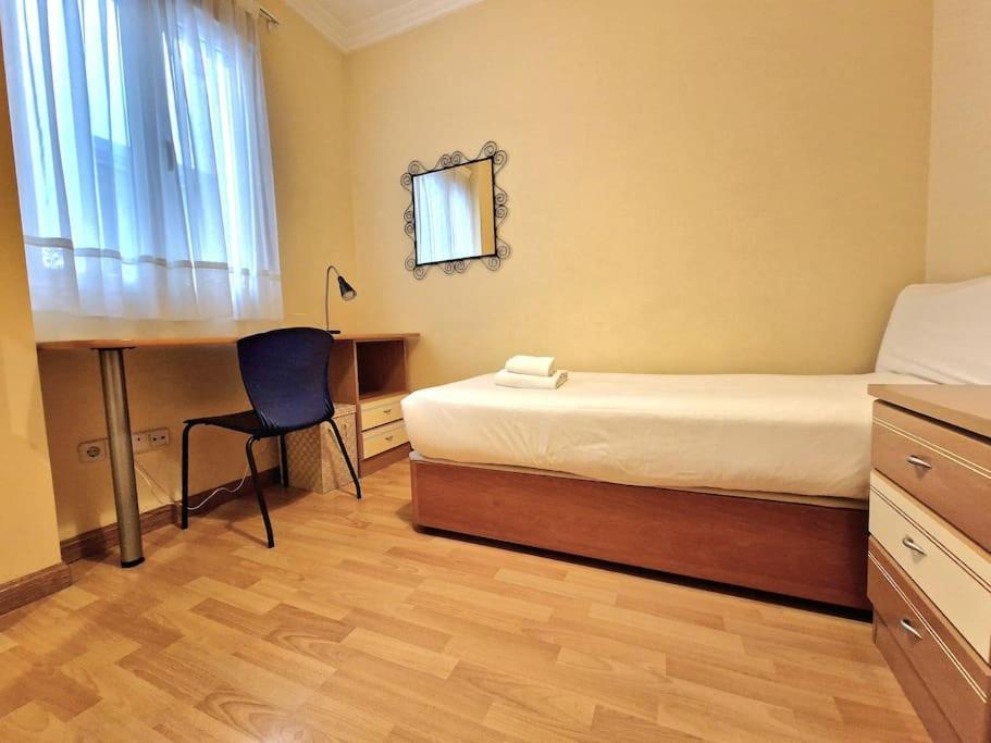 Reina Cristina, 3 Individuales En Atocha-retiro Apartamento