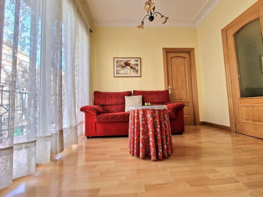 Reina Cristina, 3 Individuales En Atocha-retiro Apartamento Madrid