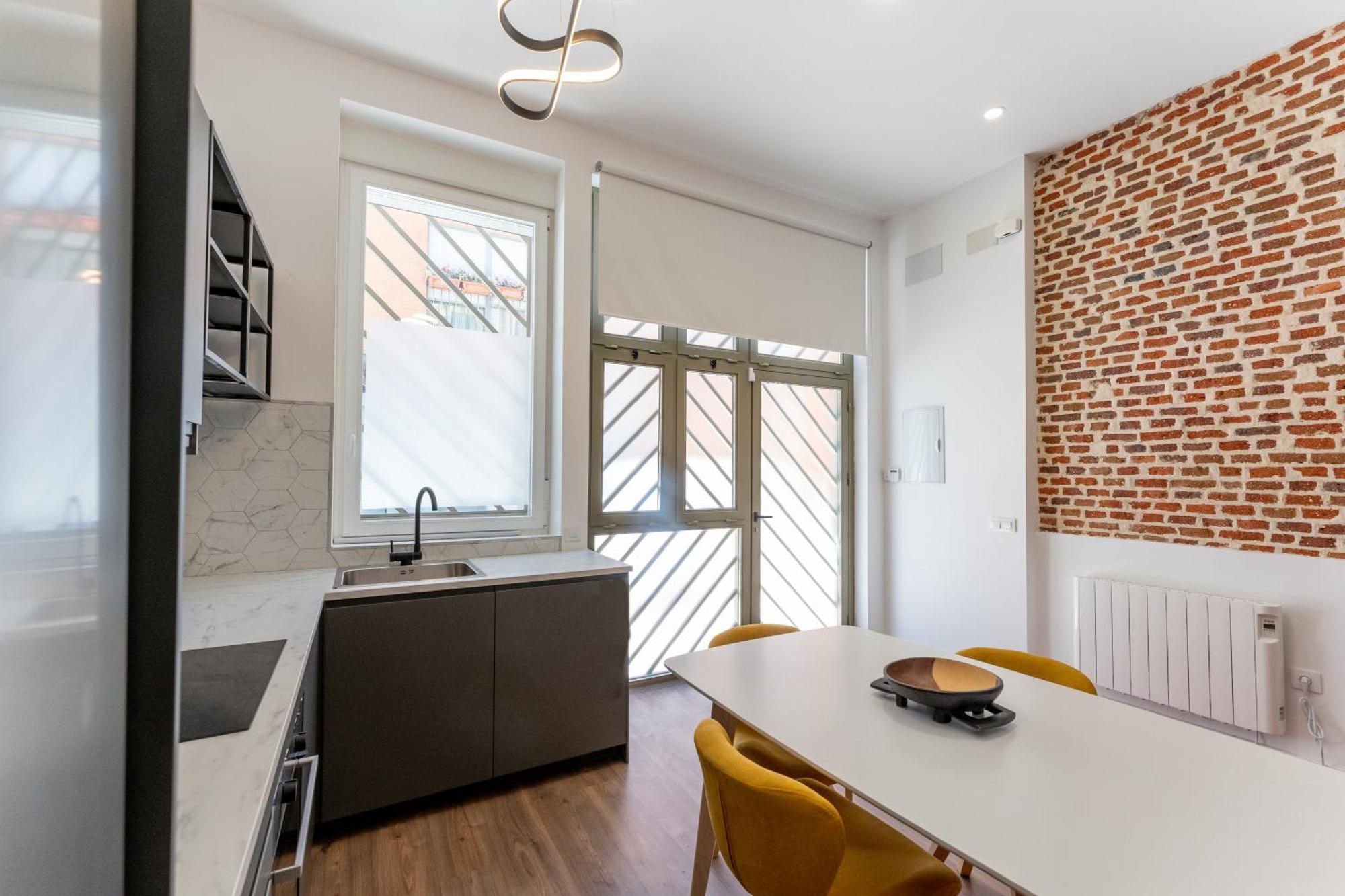 Luxe North Apartment